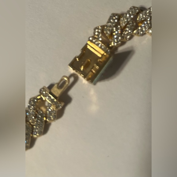 Dazzling Gold Women's Bracelet With Clear Crystal Accents - Picture 8 of 11